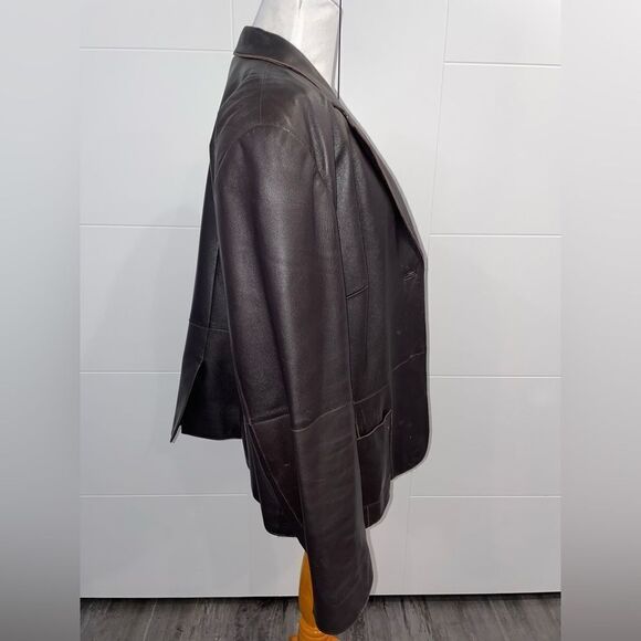 Brown genuine leather jacket. Valerie Separates. - Picture 5 of 9